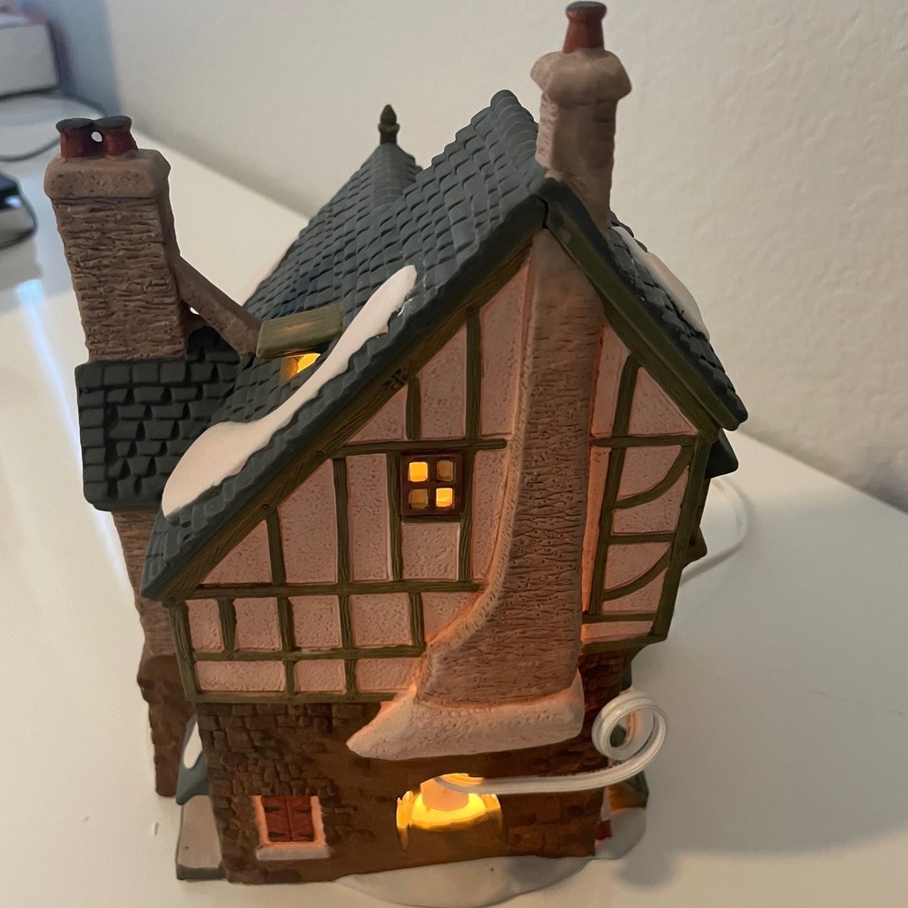 Department 56 Dickens Village Pied Bull Inn 2nd Edition 1993 5751-7 - Picture 4 of 7